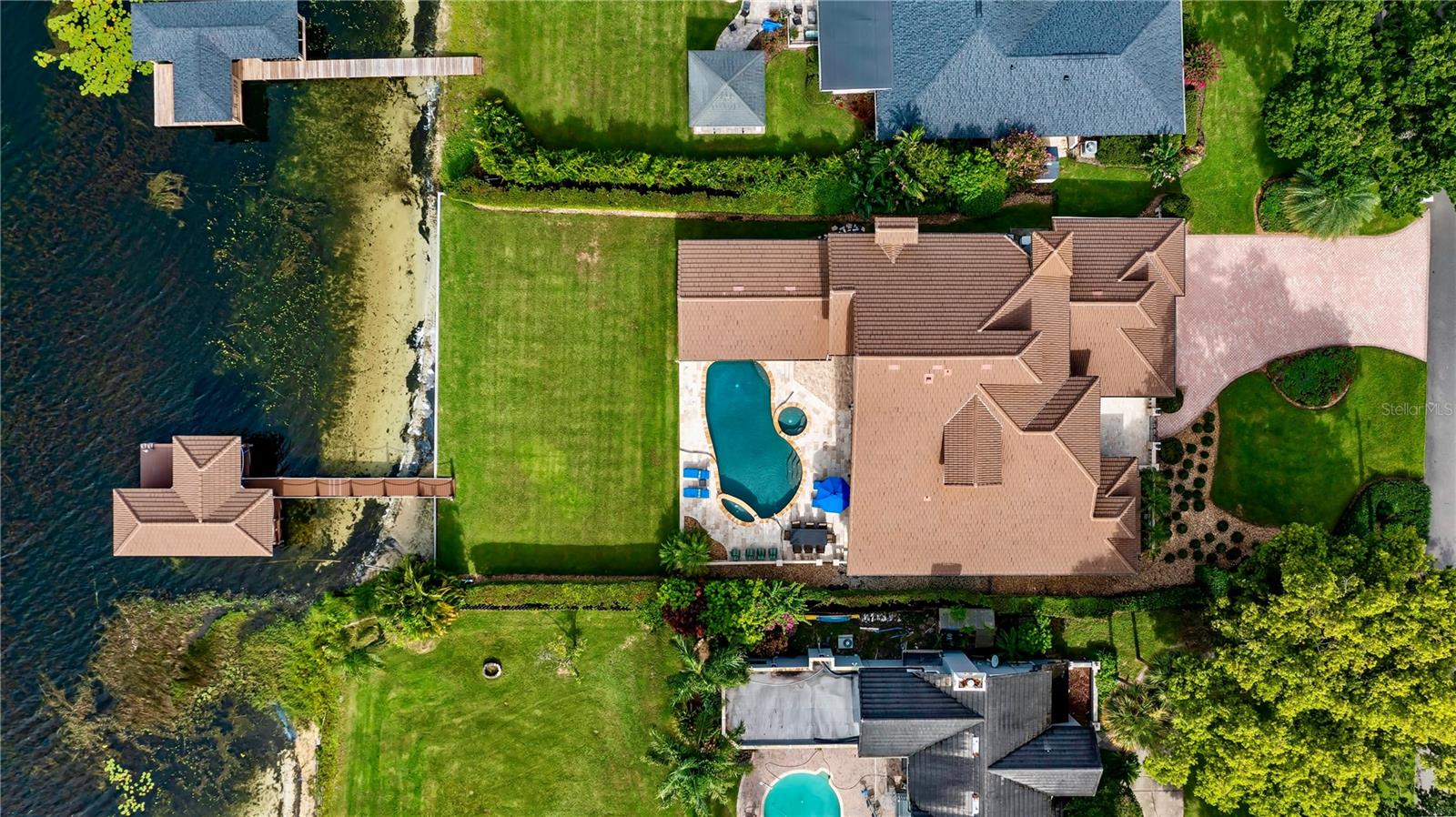 LAKE DOWN SHORES - Residential