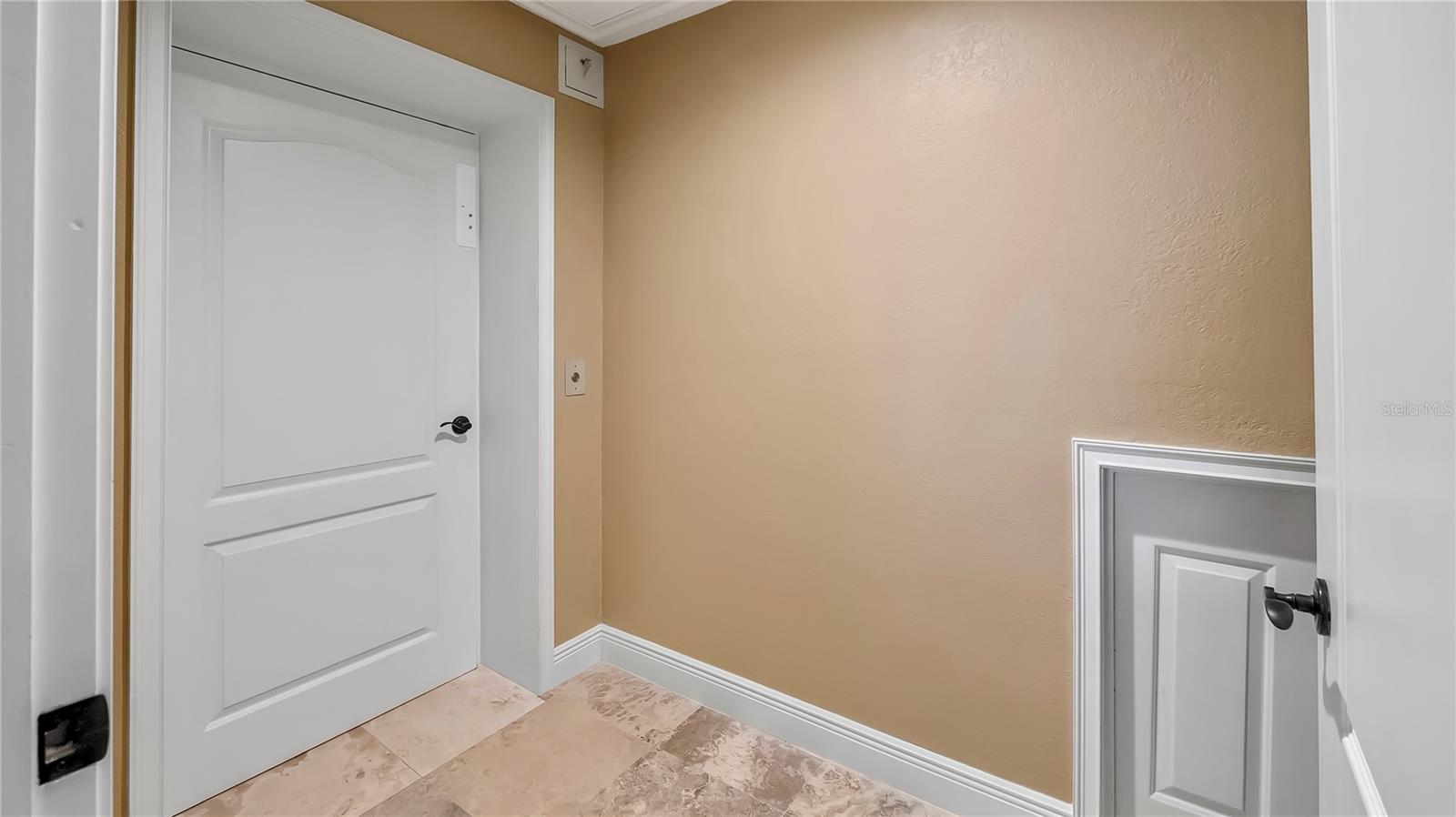 LAKE DOWN SHORES - Residential