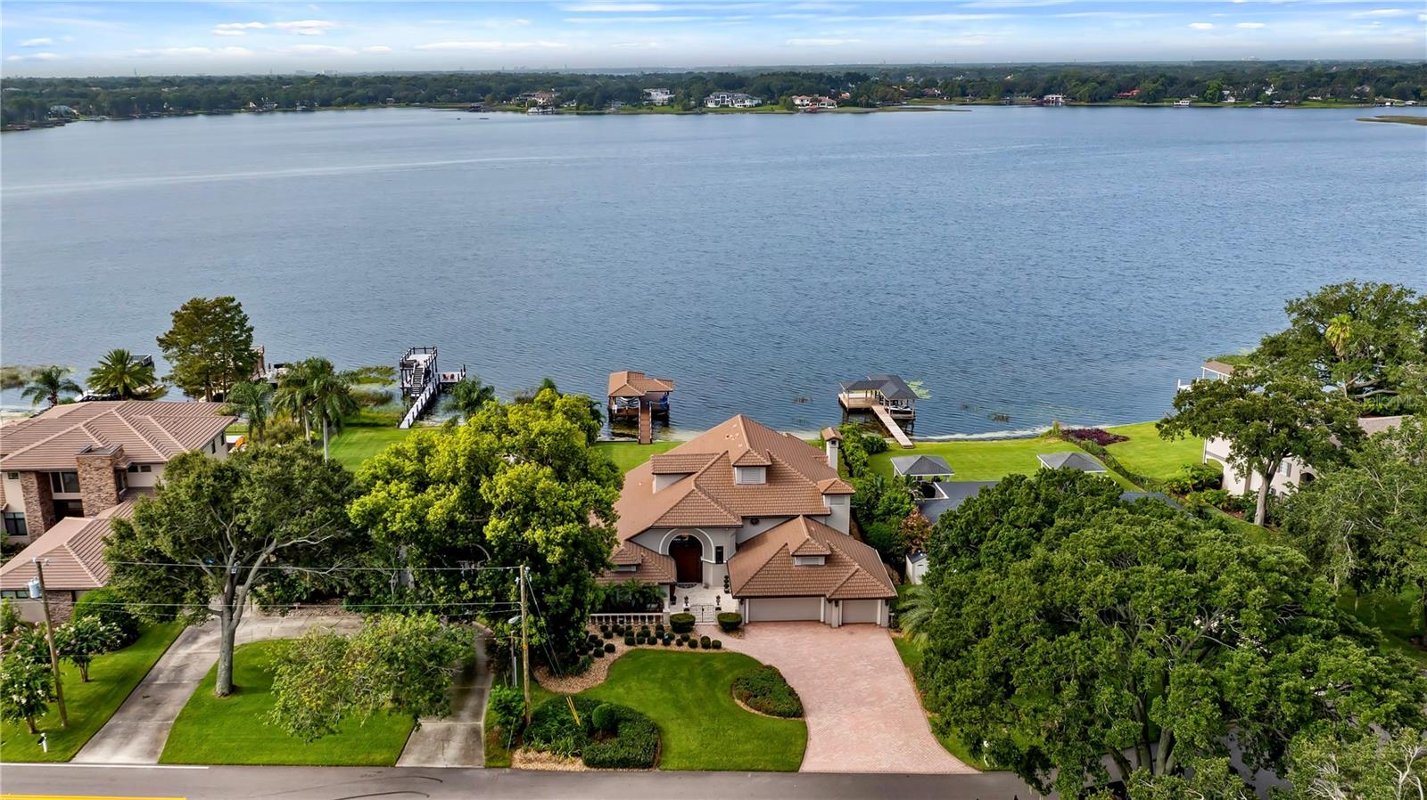 LAKE DOWN SHORES - Residential