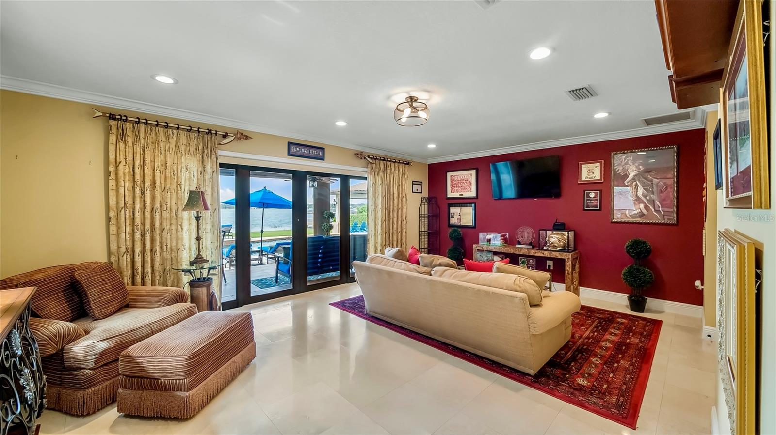 LAKE DOWN SHORES - Residential