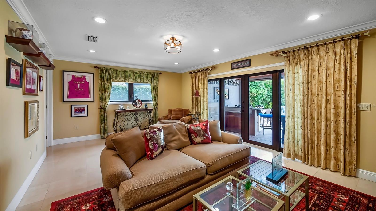 LAKE DOWN SHORES - Residential