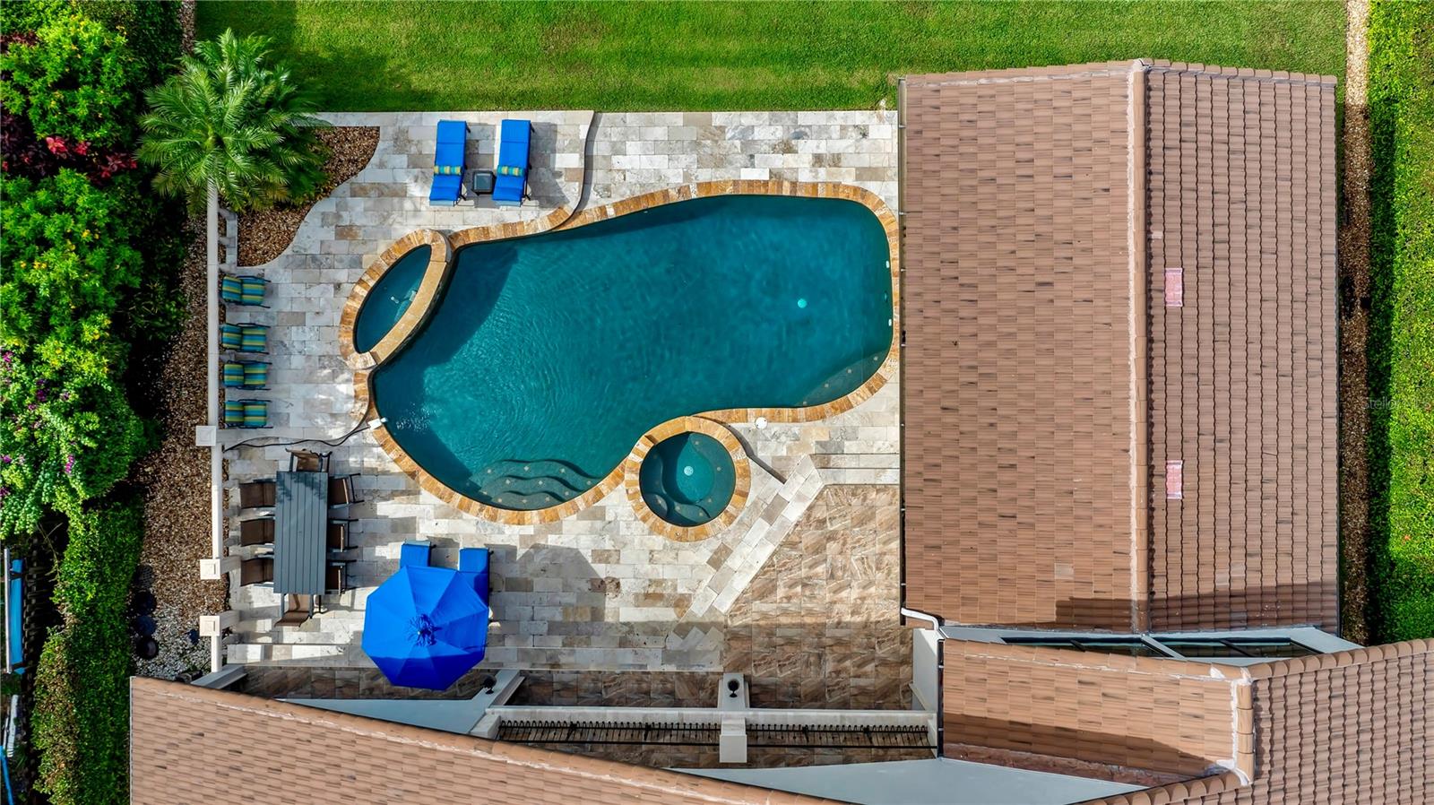 LAKE DOWN SHORES - Residential