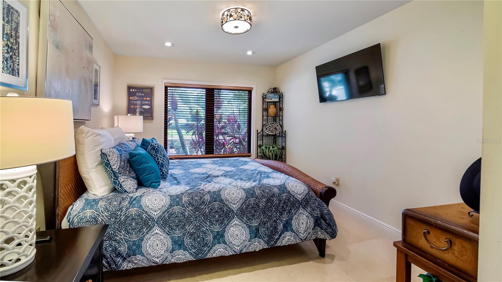 LAKE DOWN SHORES - Residential