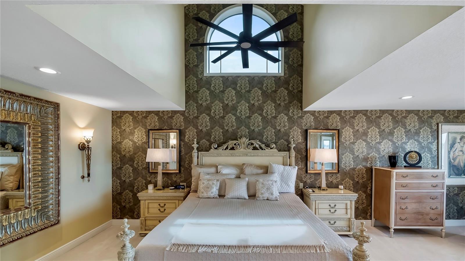 LAKE DOWN SHORES - Residential