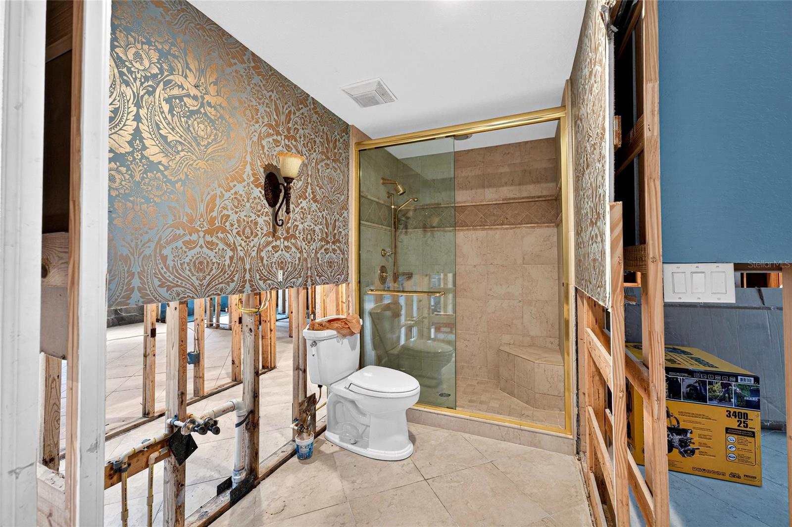 CARLTON ESTATES - Residential