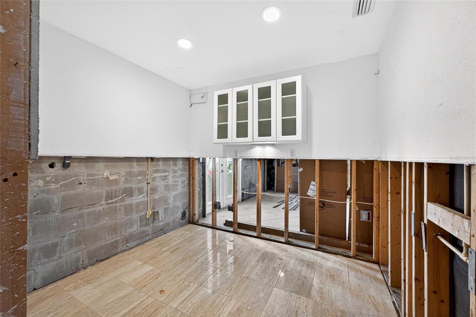 CARLTON ESTATES - Residential