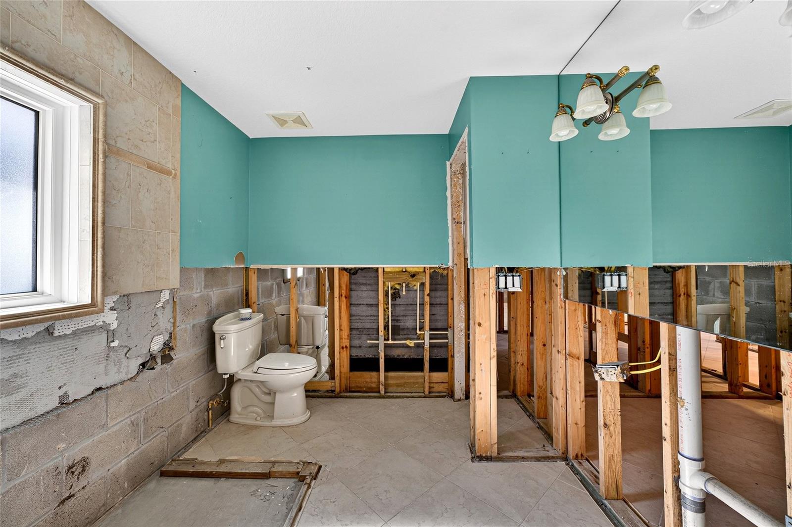 CARLTON ESTATES - Residential