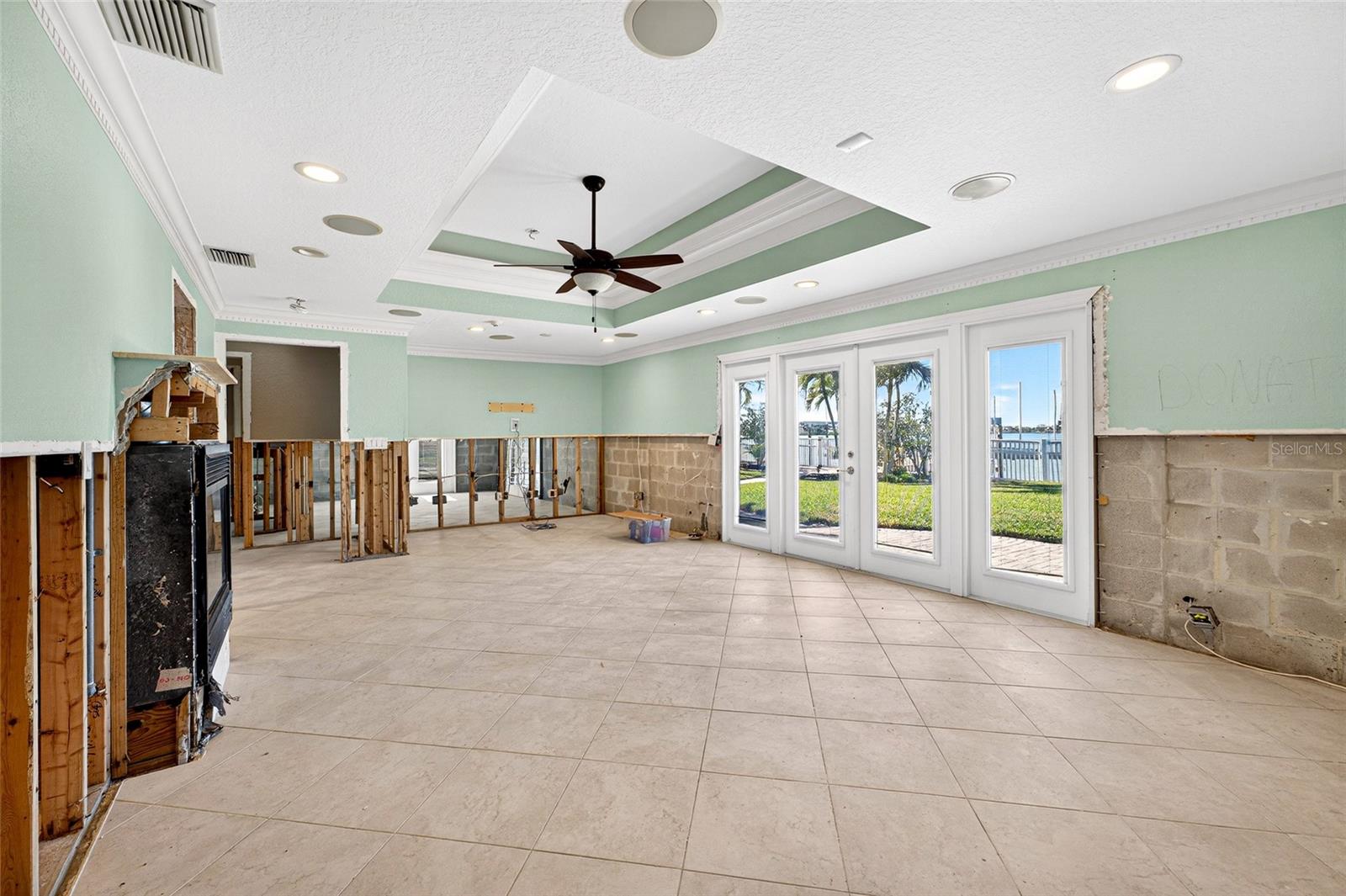 CARLTON ESTATES - Residential