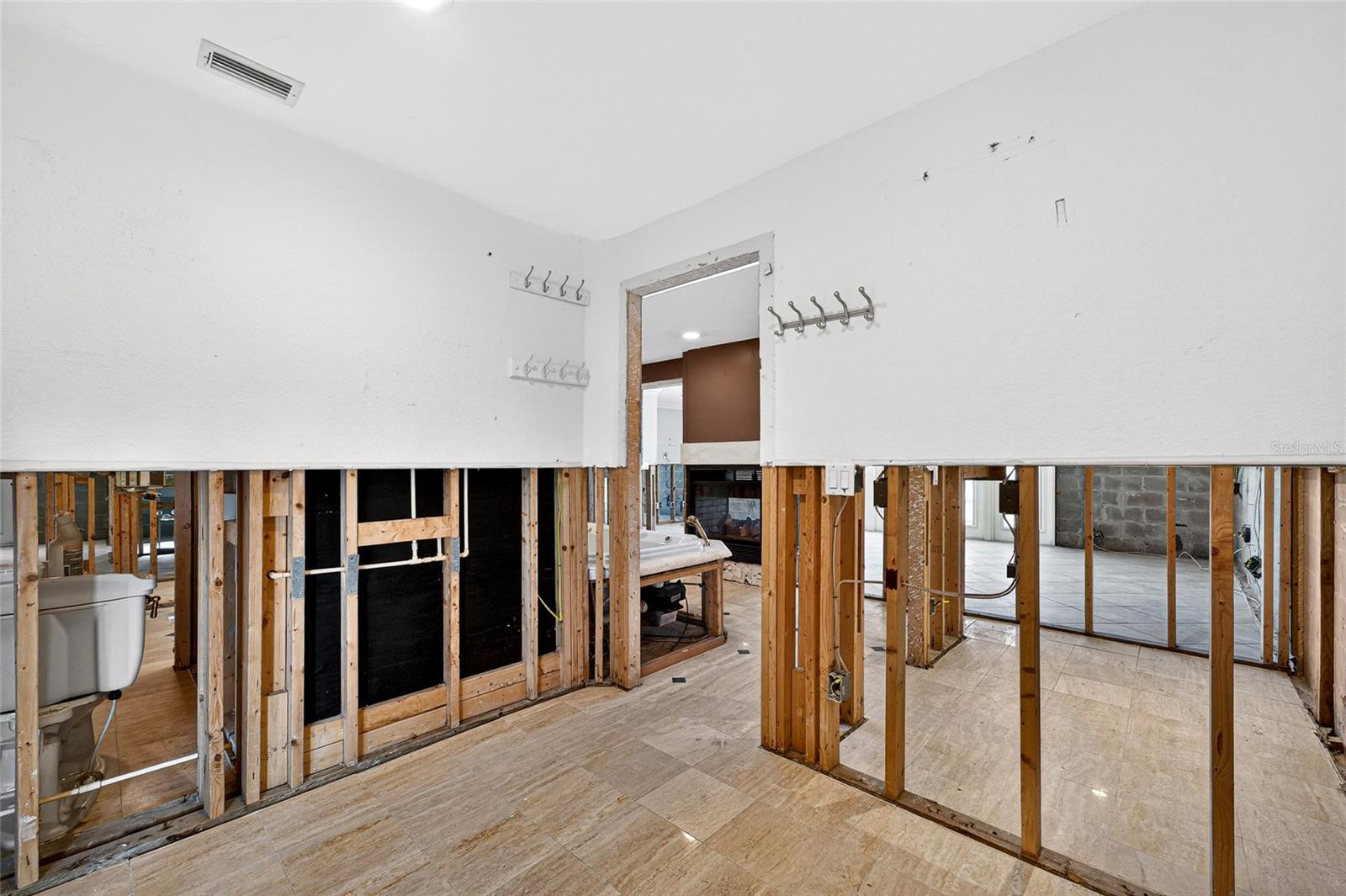 CARLTON ESTATES - Residential