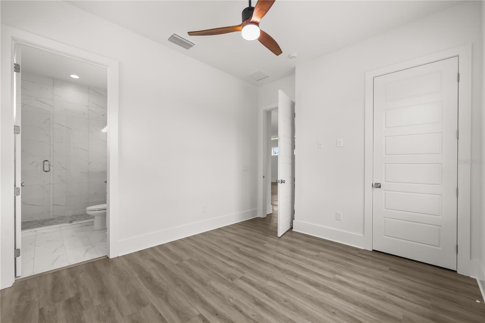 WHITEMARSH COVE - Residential