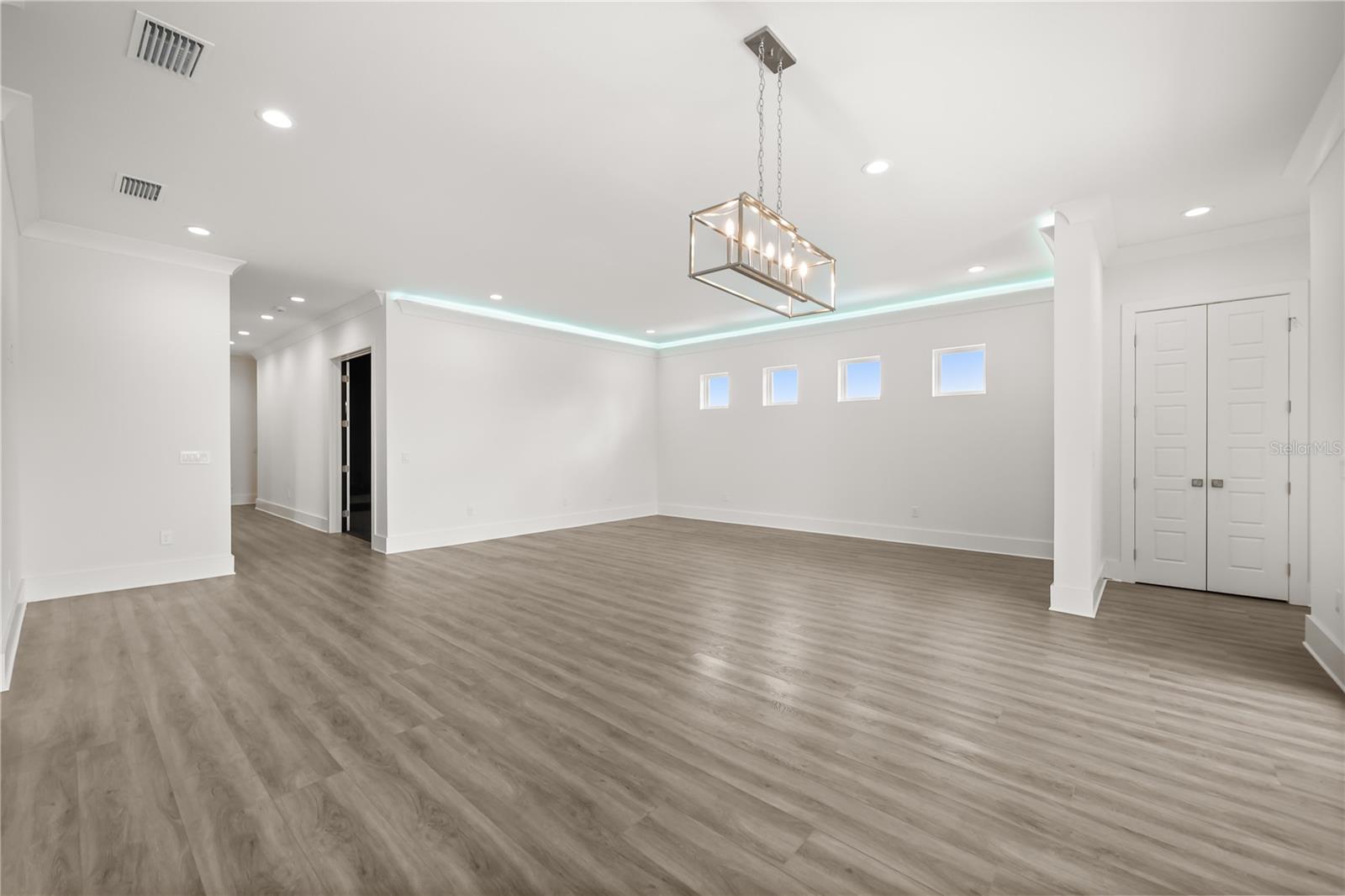 WHITEMARSH COVE - Residential