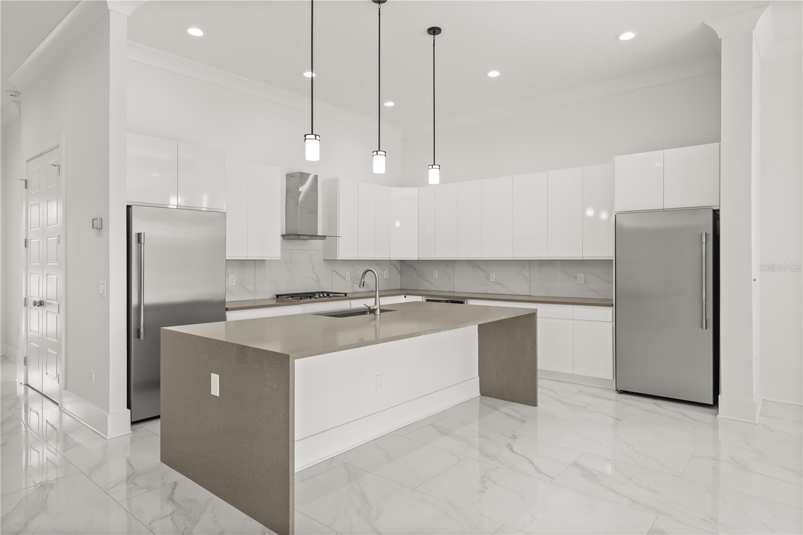 WHITEMARSH COVE - Residential