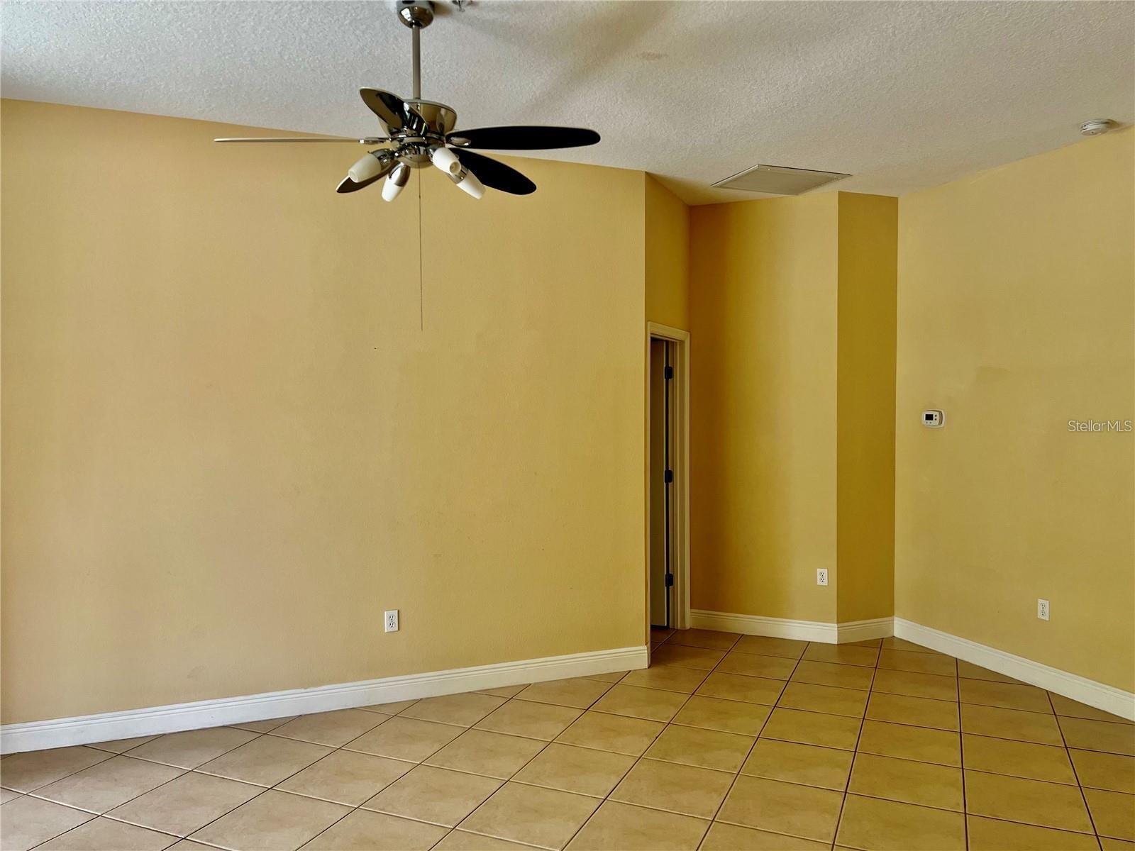 MIRAMAR LAGOONS AT LWR III - Residential Lease