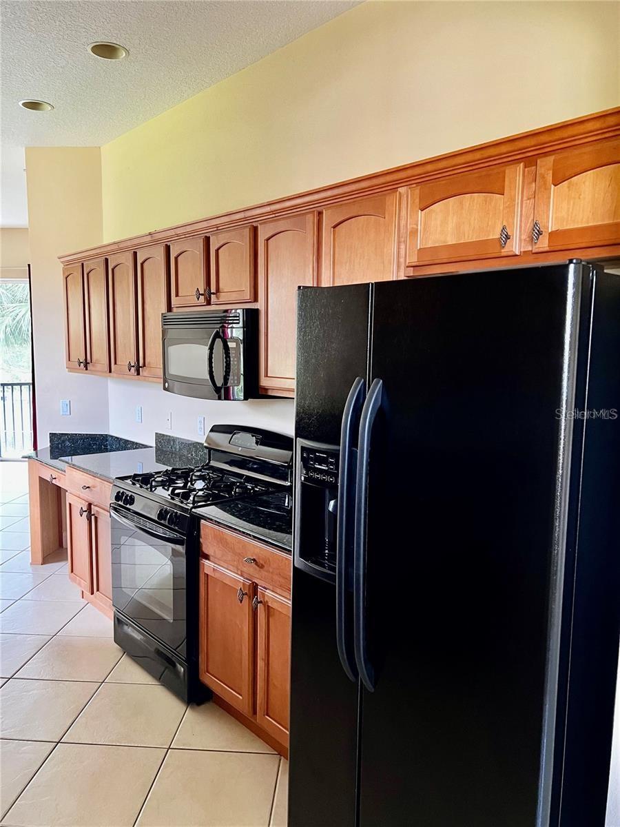 MIRAMAR LAGOONS AT LWR III - Residential Lease