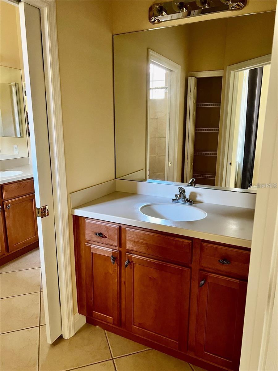 MIRAMAR LAGOONS AT LWR III - Residential Lease