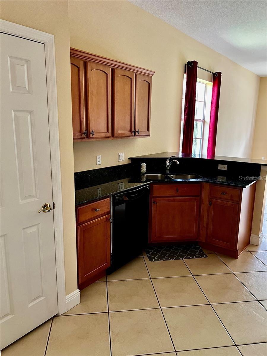 MIRAMAR LAGOONS AT LWR III - Residential Lease