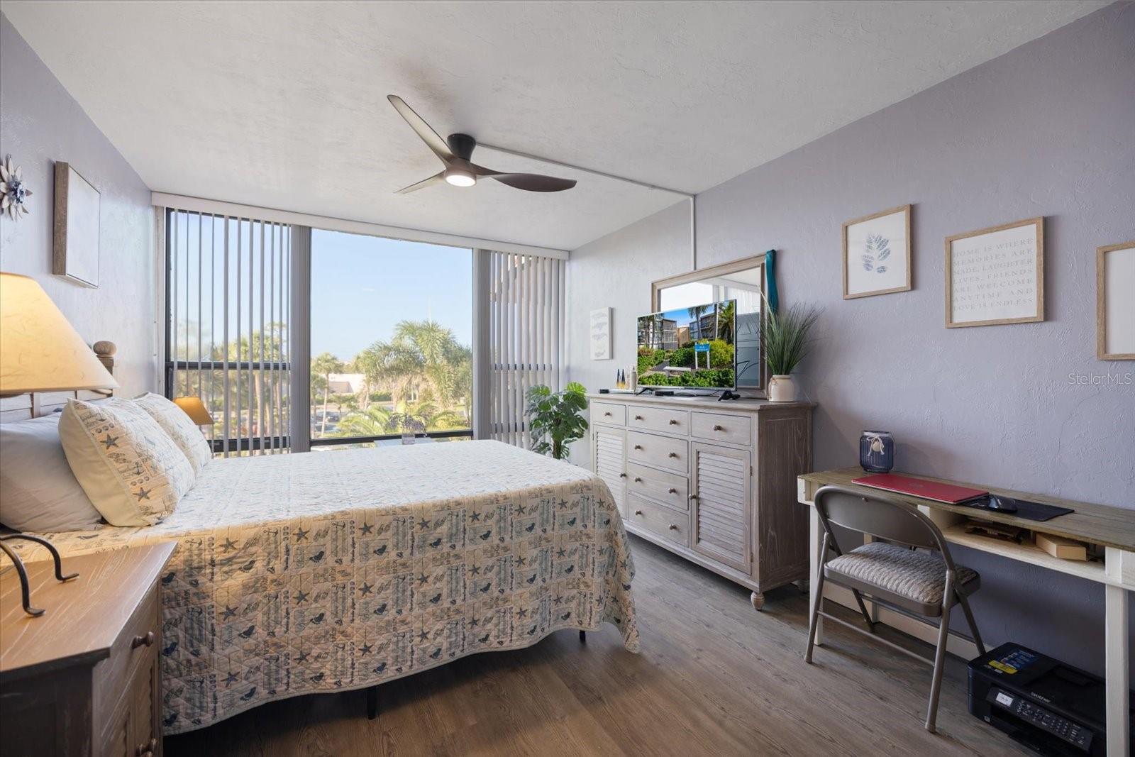 BIRD BAY VILLAGE - SANDPIPER APTS CONDO - Residential