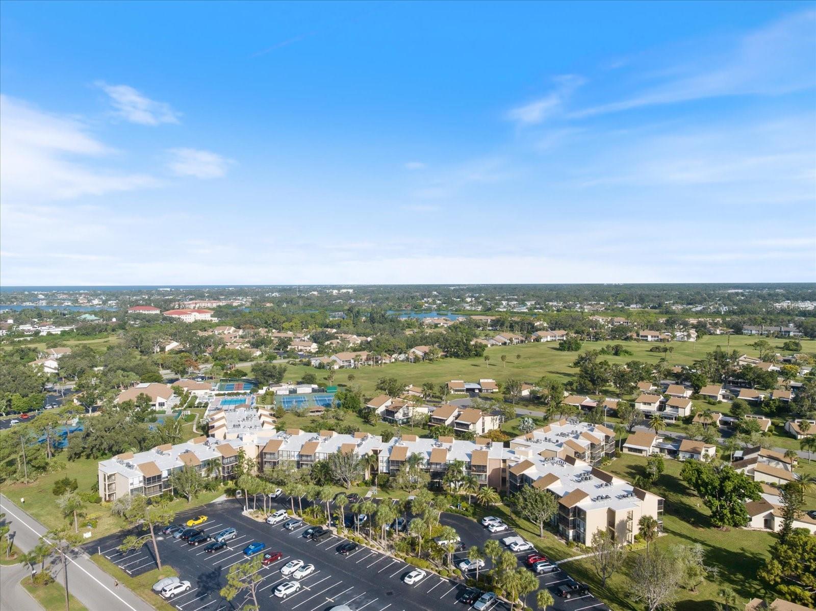 BIRD BAY VILLAGE - SANDPIPER APTS CONDO - Residential