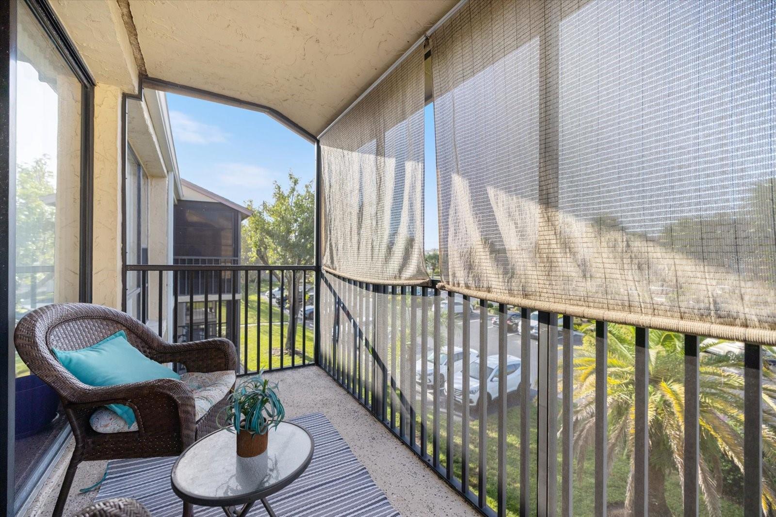 BIRD BAY VILLAGE - SANDPIPER APTS CONDO - Residential