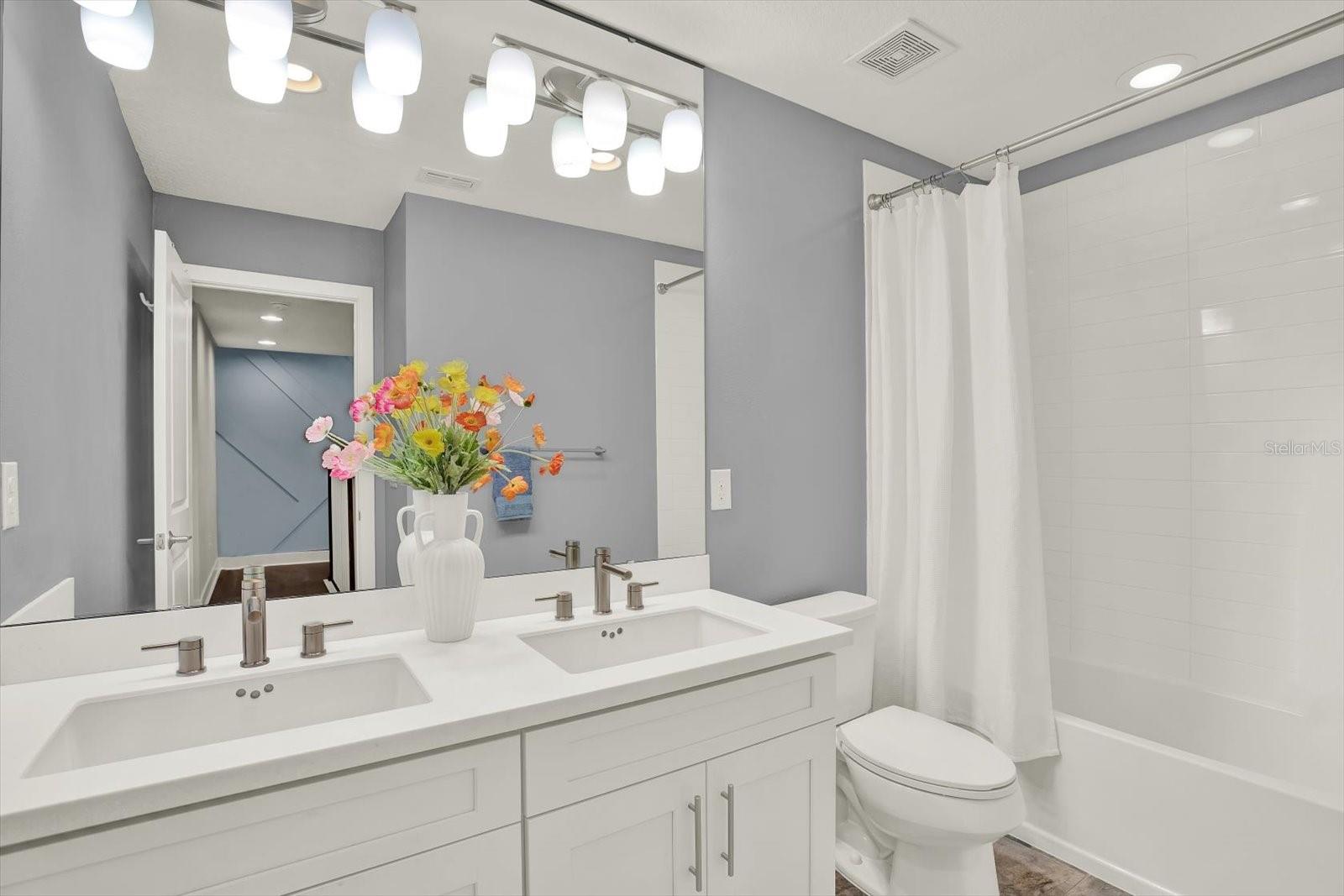 BAYSIDE TERRACE - Residential