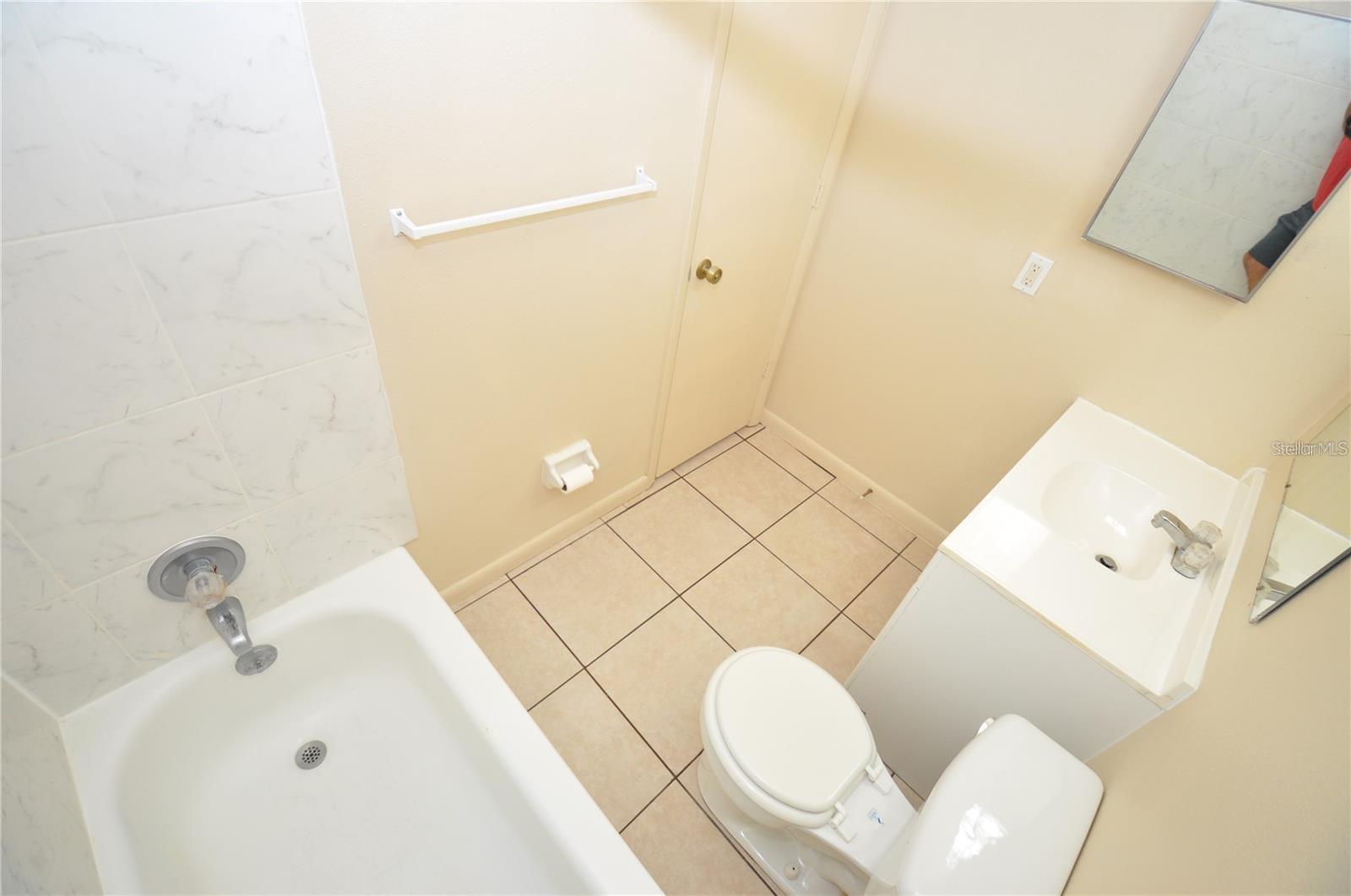 AUBURNDALE LAKESIDE PARK - Residential Lease