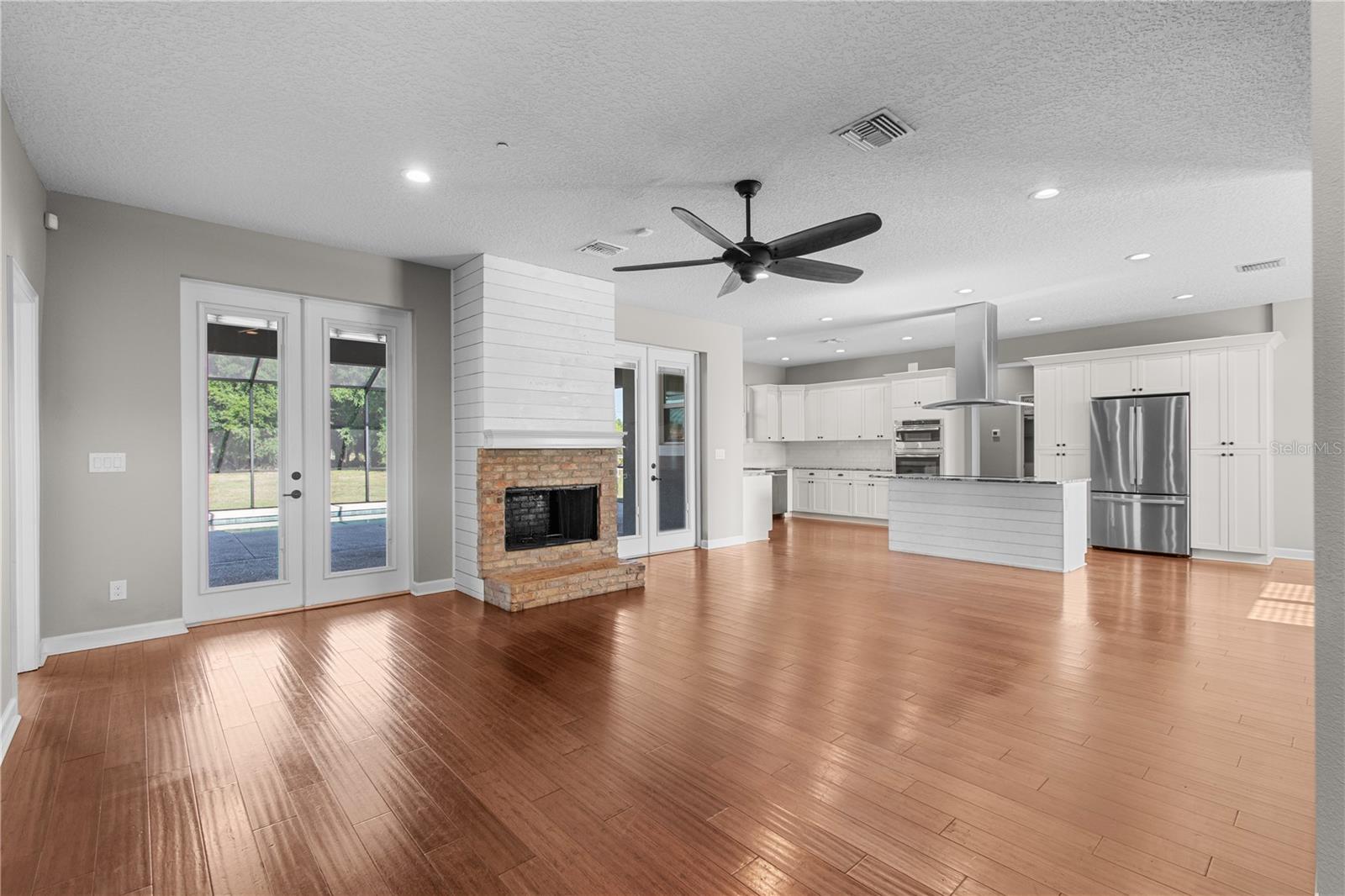 ACREAGE - Residential