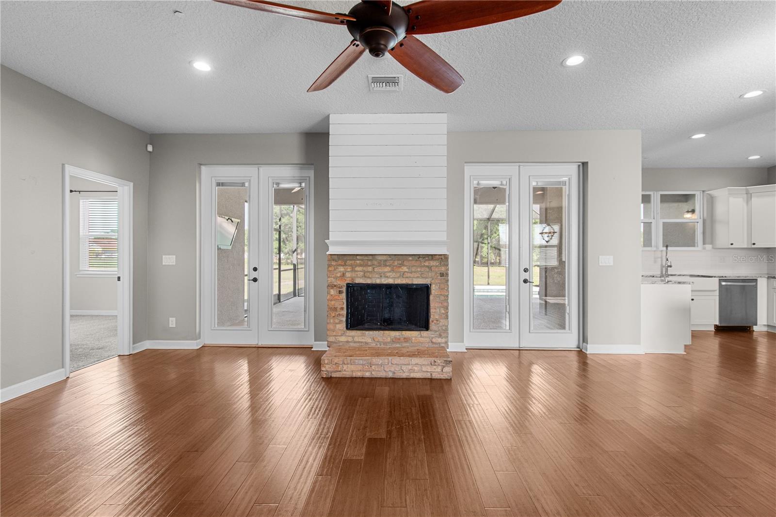 ACREAGE - Residential