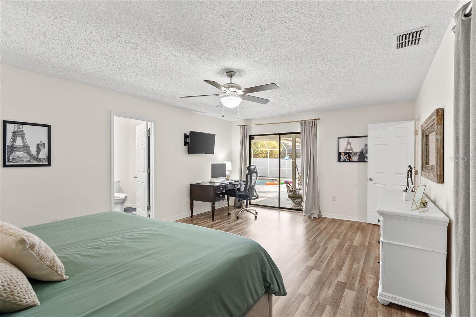 HUNTERS RUN - Residential