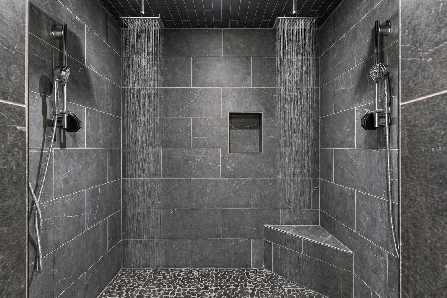 HUNTERS RUN - Residential