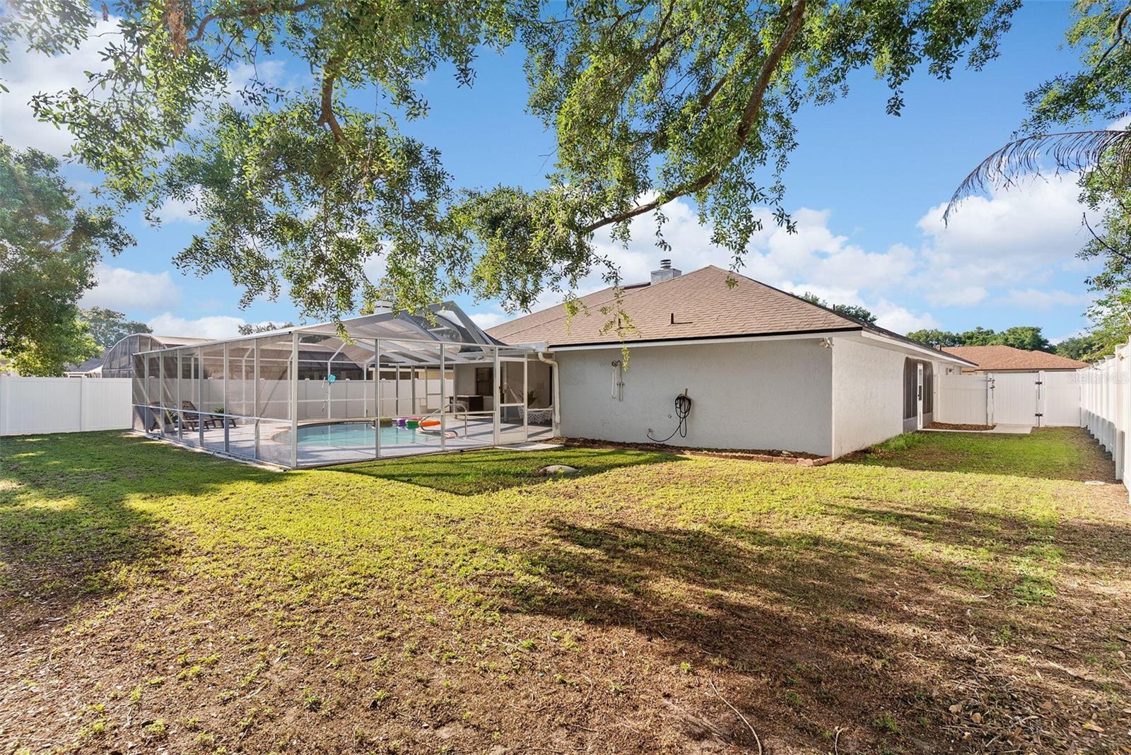 HUNTERS RUN - Residential