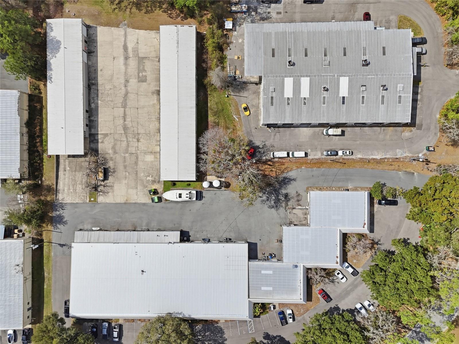 NORTHWEST INDUST PARK - Commercial Lease