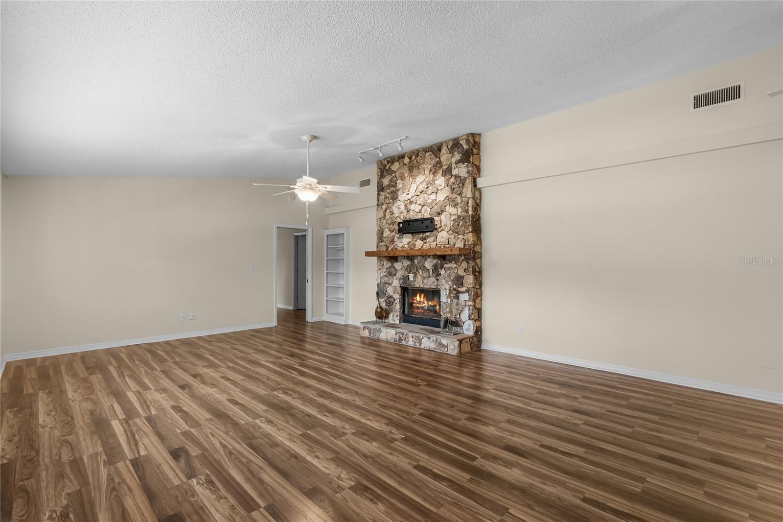 FAIRWAY OAKS UNIT 1 - Residential