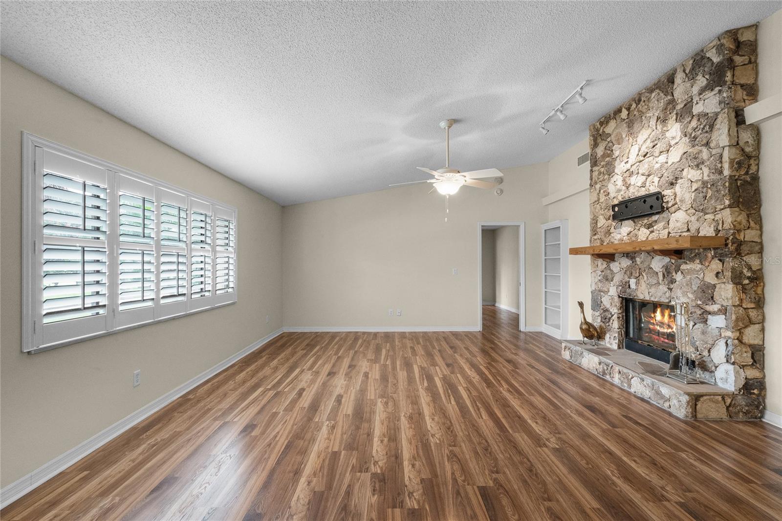 FAIRWAY OAKS UNIT 1 - Residential