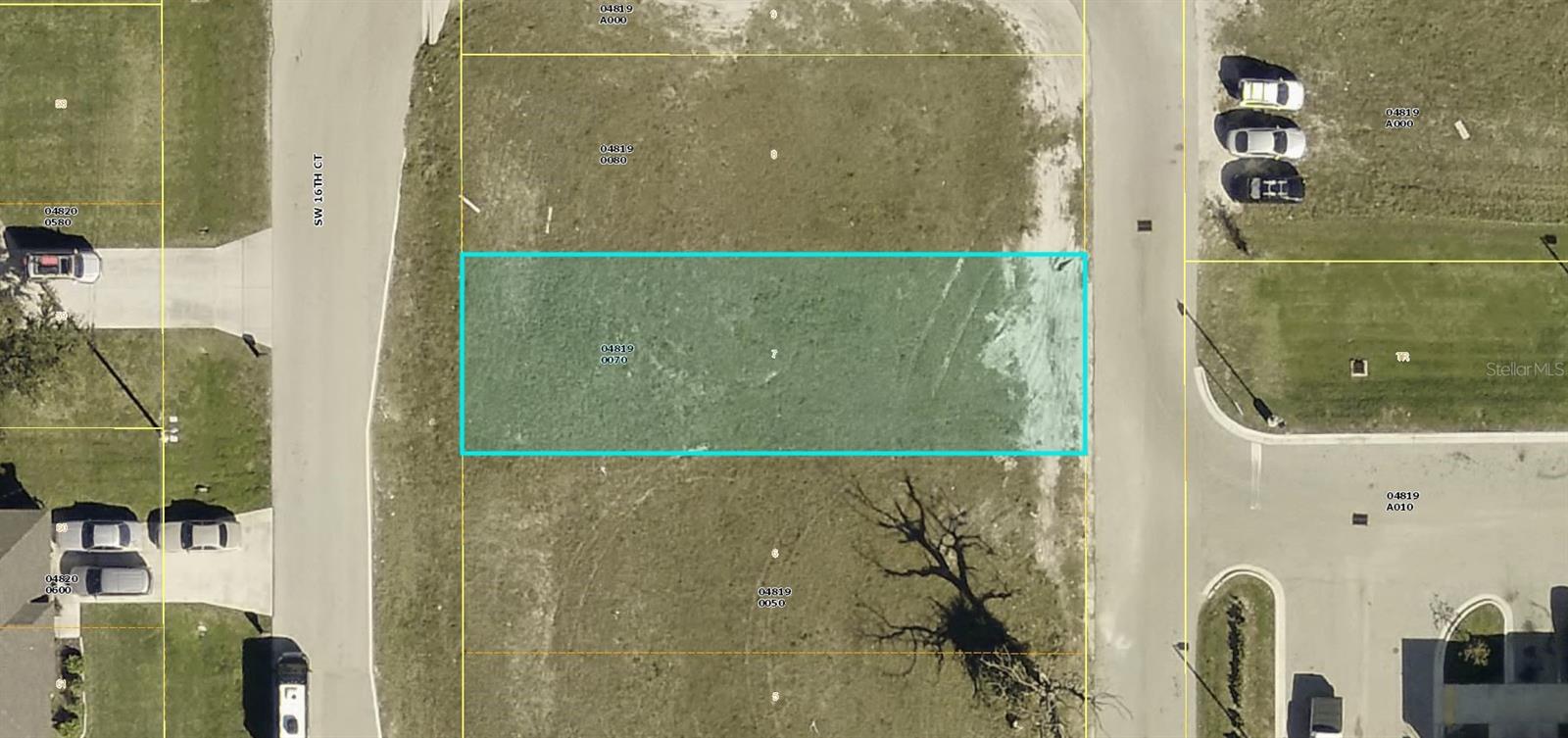 This .12-acre commercial lot in Cape Coral offers a prime location for your business venture. Situated in a high-traffic area, it provides excellent visibility and easy access, making it an ideal spot for a variety of commercial uses. Whether you're looking to open a retail store, office space, or service-oriented business, this lot offers the perfect foundation to build your vision. The surrounding area is rapidly developing, with plenty of residential and commercial growth, ensuring a steady flow of potential customers. With close proximity to main roads, shopping centers, and other essential services, this lot is an excellent opportunity for entrepreneurs looking to establish themselves in a thriving community.
Parcel must be sold with adjacent listing at 1519 Sw 16th Ct.