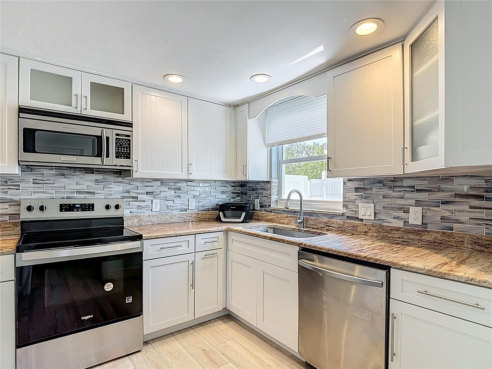 FLOR A MAR - Residential