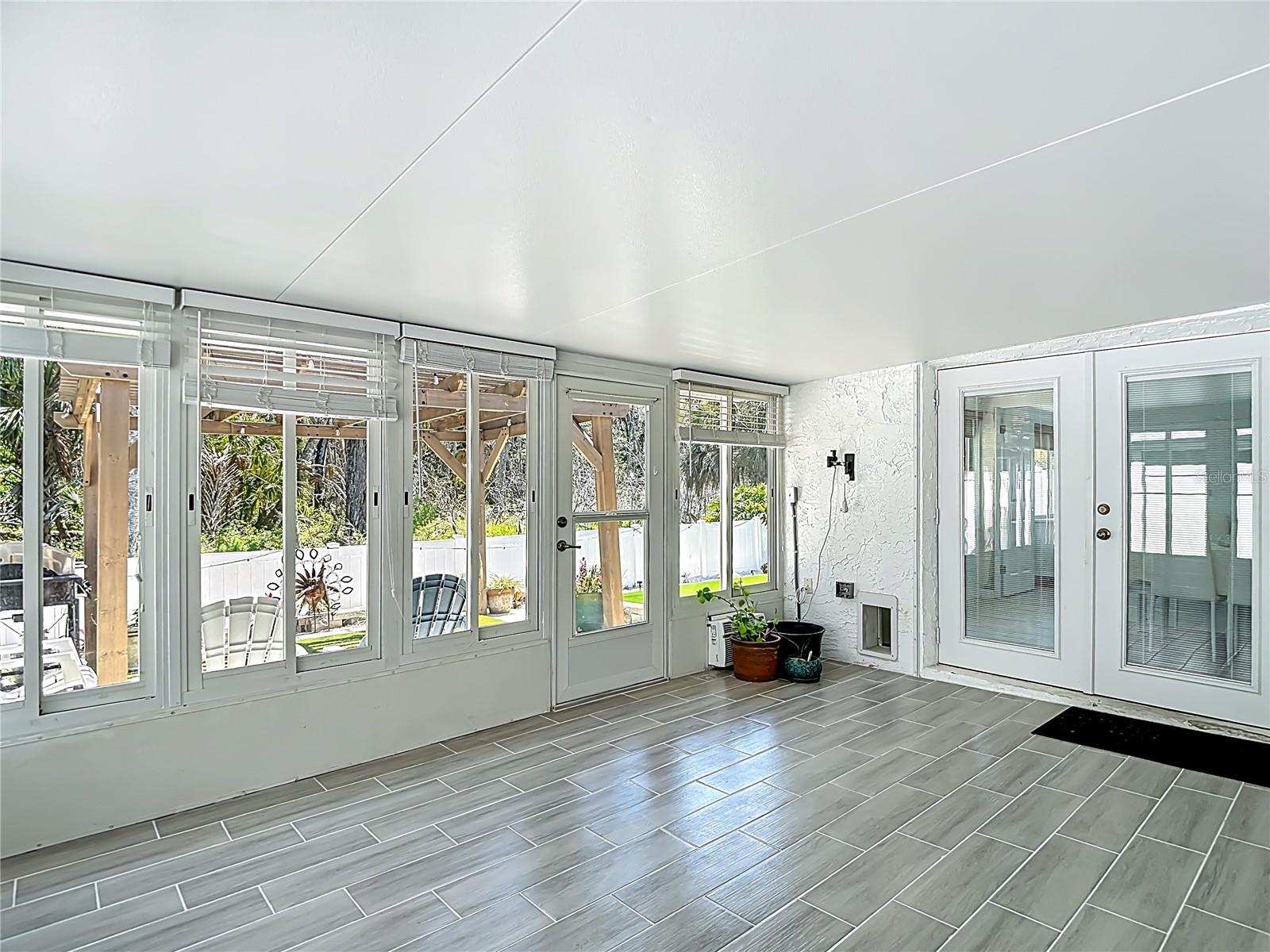 FLOR A MAR - Residential