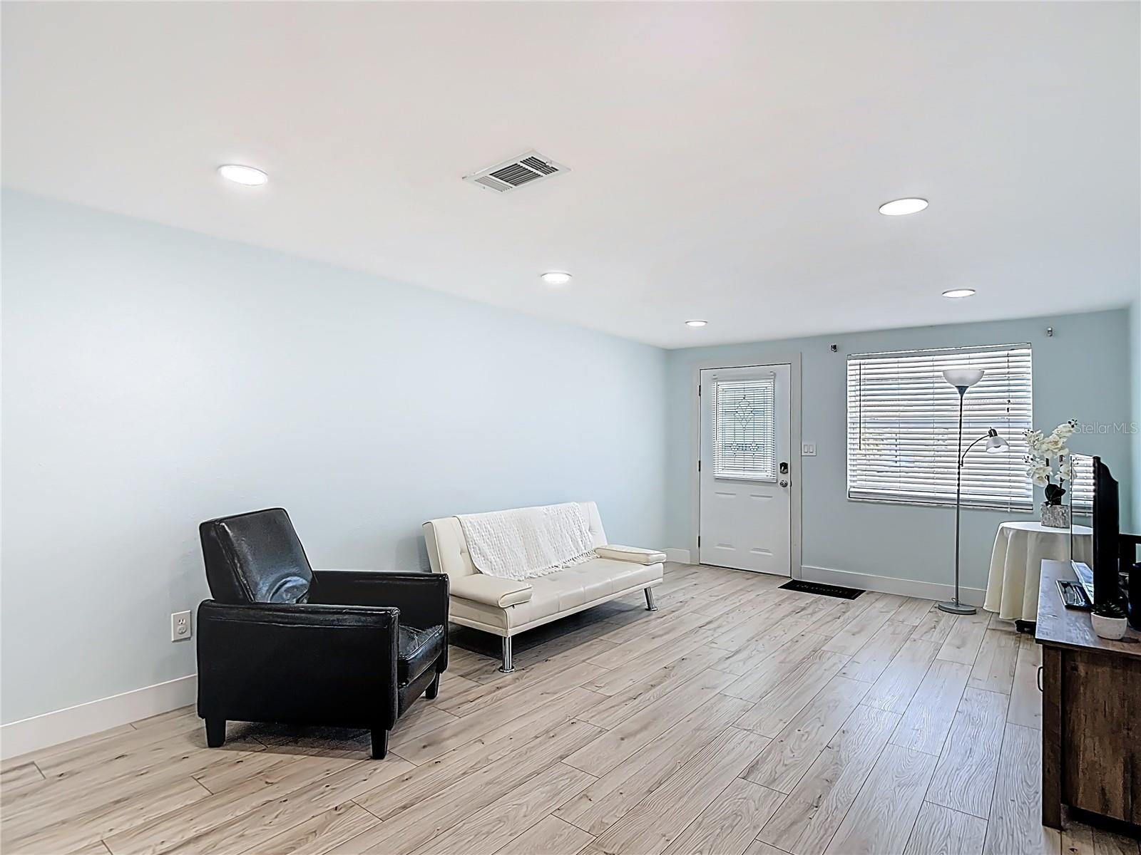 FLOR A MAR - Residential