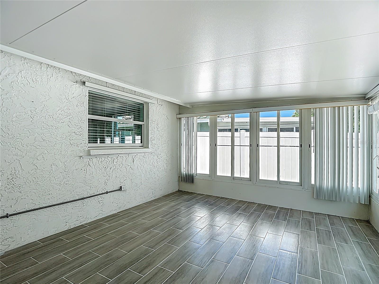 FLOR A MAR - Residential