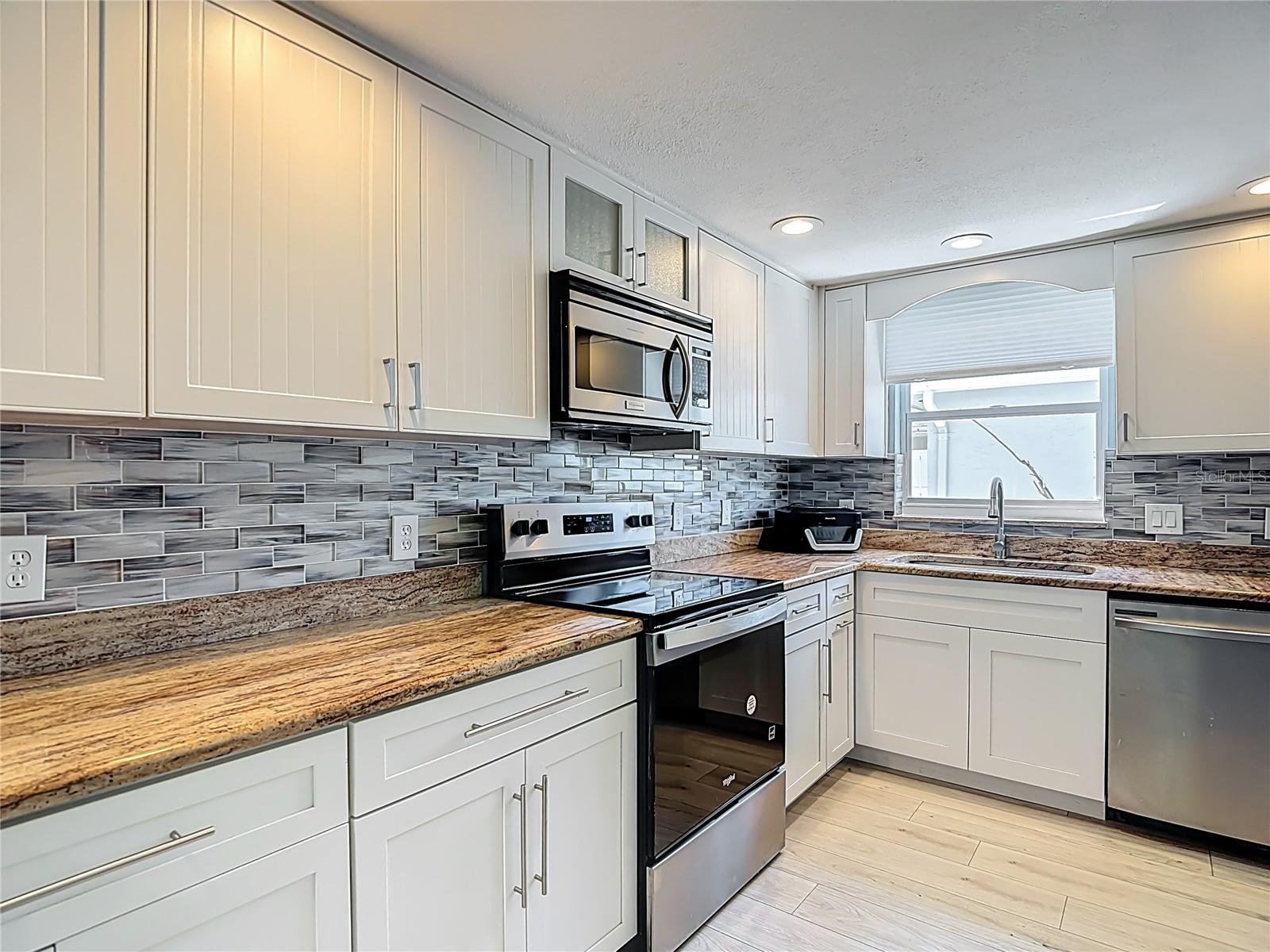 FLOR A MAR - Residential