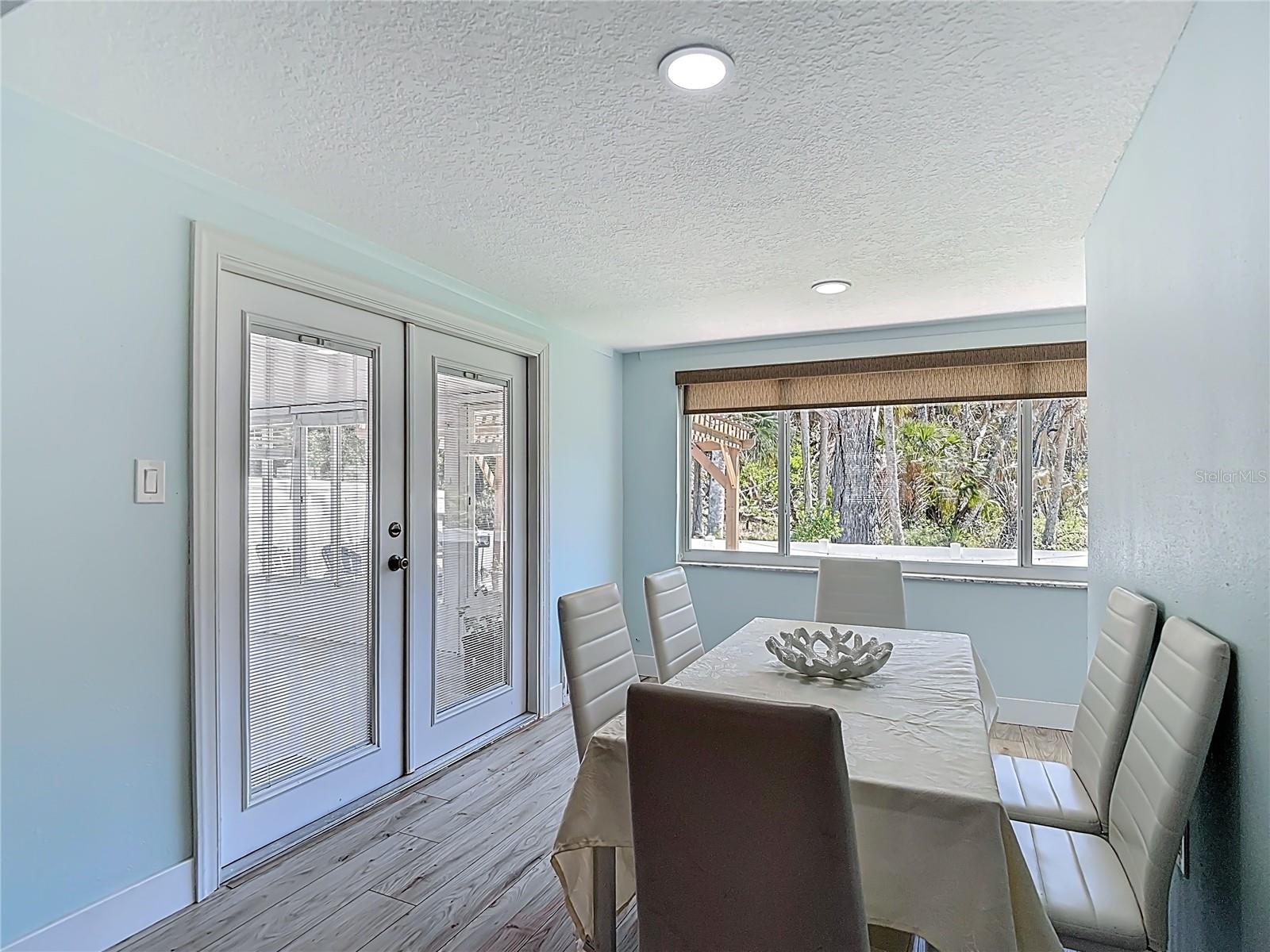 FLOR A MAR - Residential