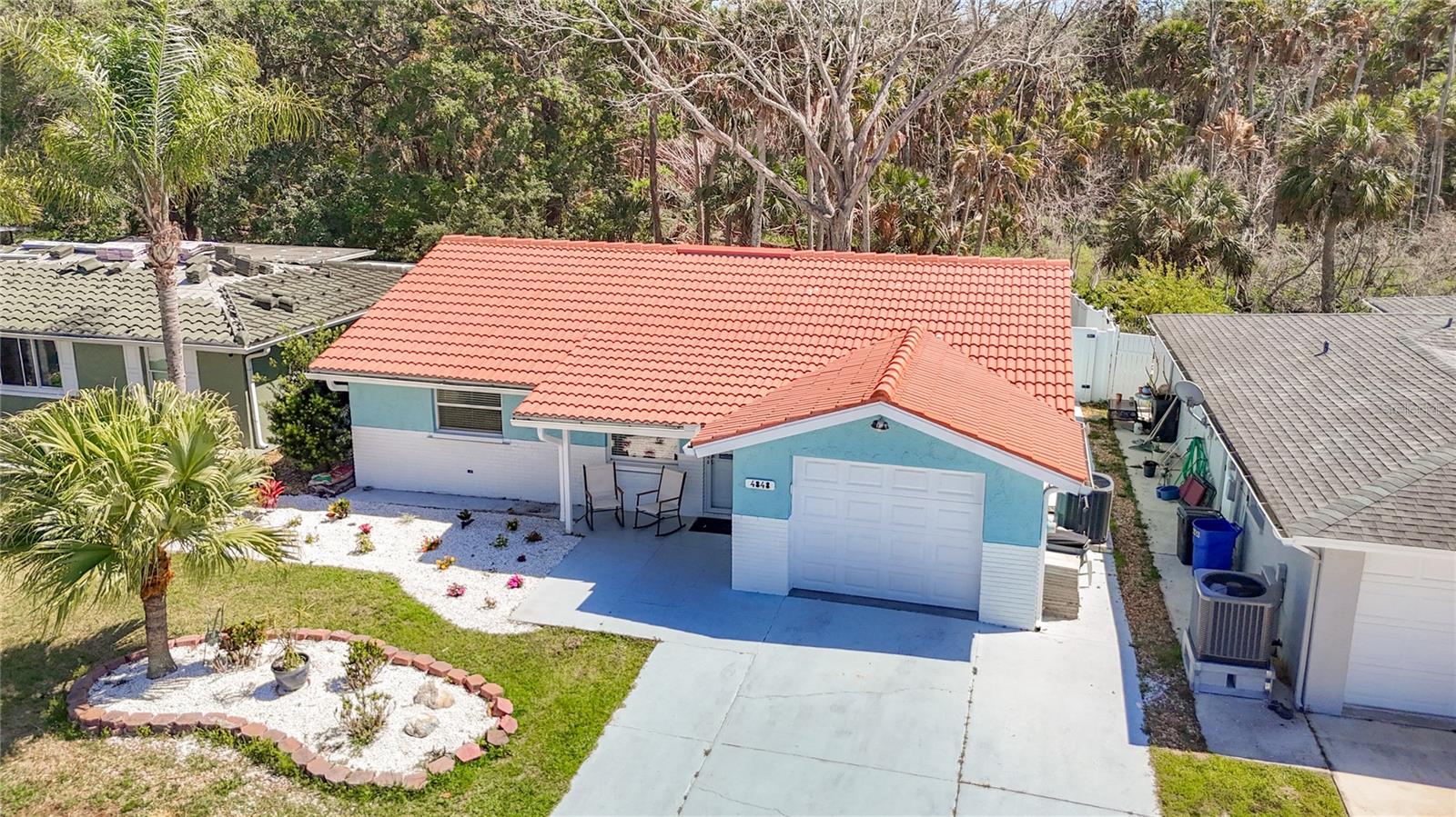 FLOR A MAR - Residential