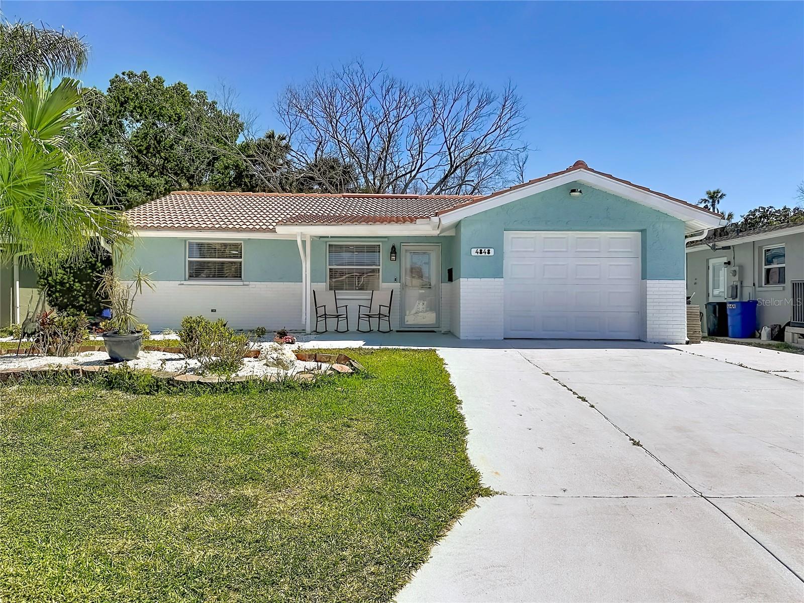 FLOR A MAR - Residential