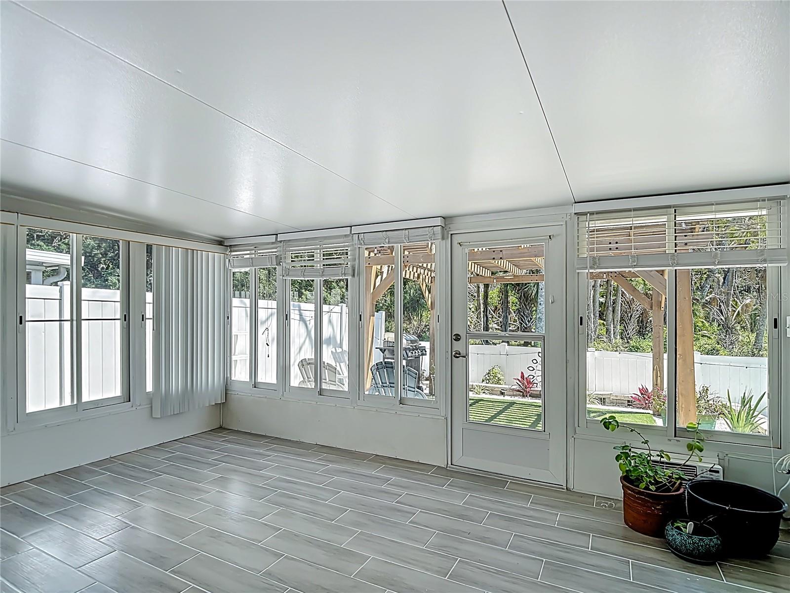 FLOR A MAR - Residential