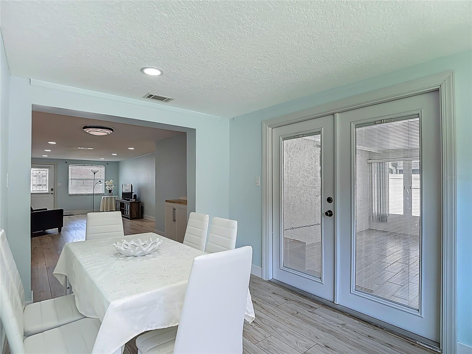 FLOR A MAR - Residential