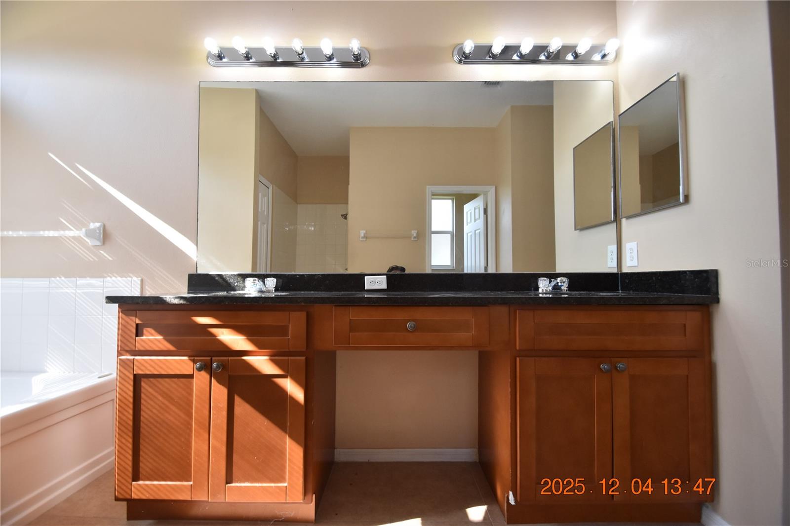 SUMMERFIELD VILLAGE 1 TR 7 - Residential Lease