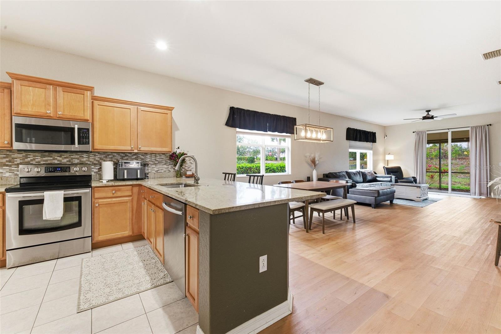 LIGHTHOUSE COVE AT HERITAGE HARBOUR UN 1 - Residential