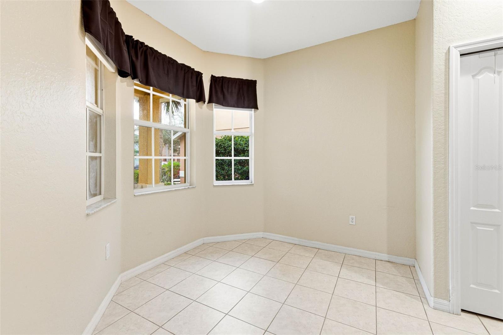 LIGHTHOUSE COVE AT HERITAGE HARBOUR UN 1 - Residential