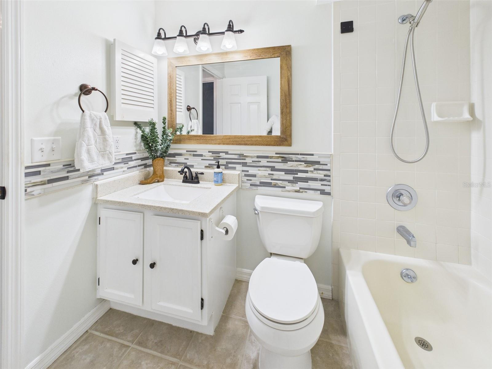 MOUNT DORA DONNELLY VILLAGE - Residential