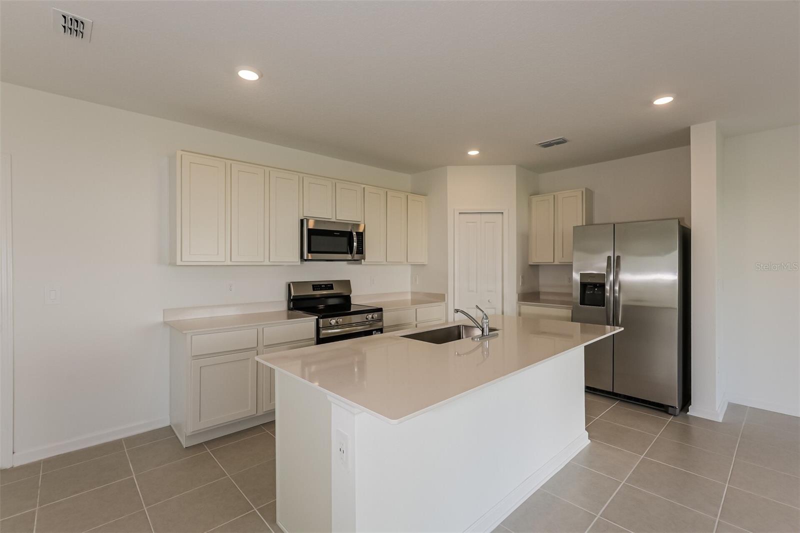 HUNT CLUB/LK WALES PH 1 - Residential Lease