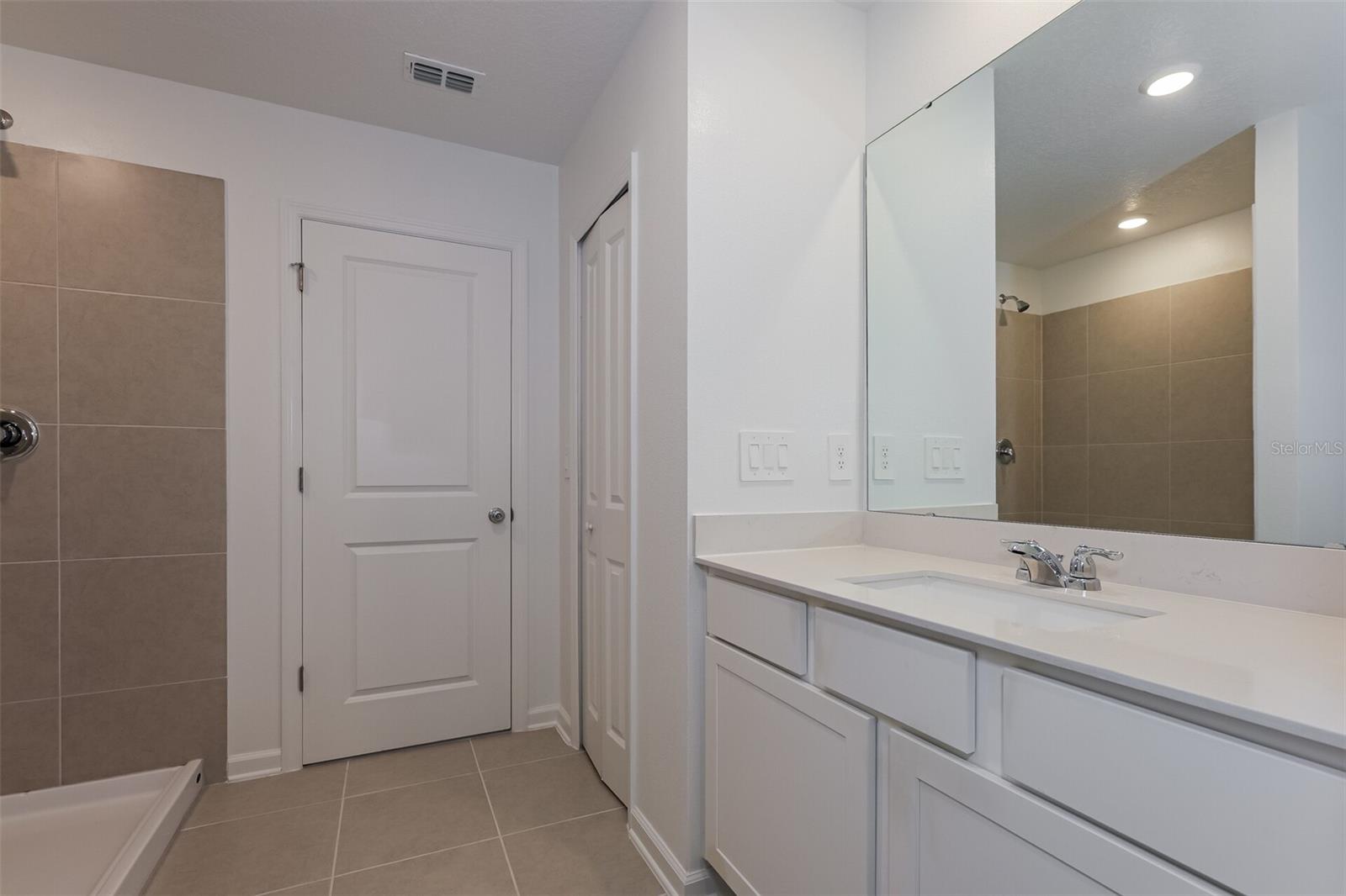 HUNT CLUB/LK WALES PH 1 - Residential Lease